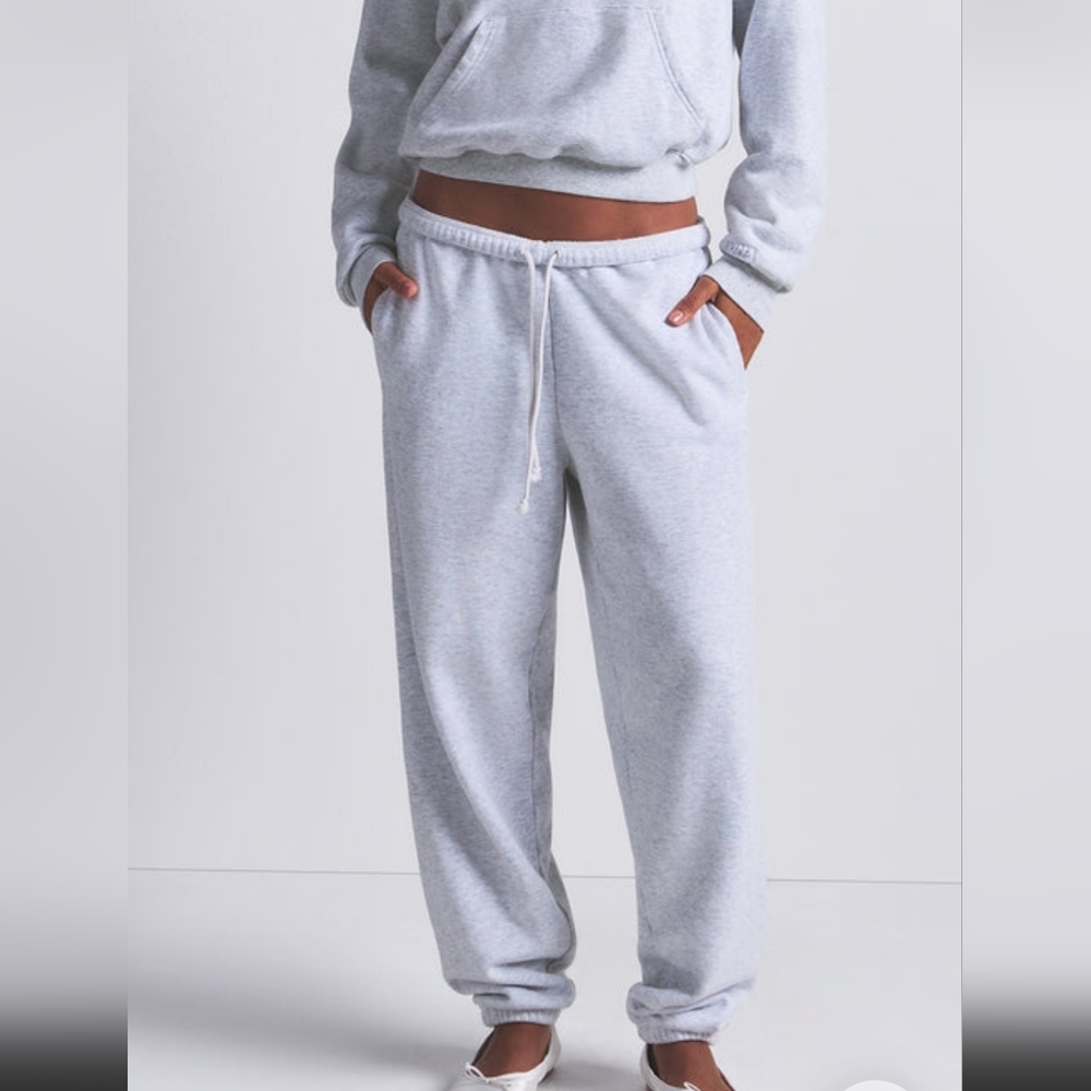 SKIMS Authentic Cotton Fleece Classic Jogger NWT Light Heather Grey Size SMALL